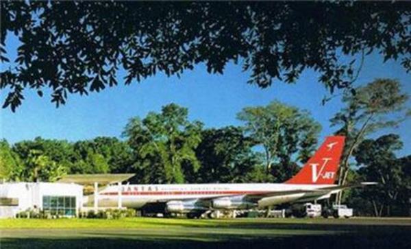 john travoltas planes