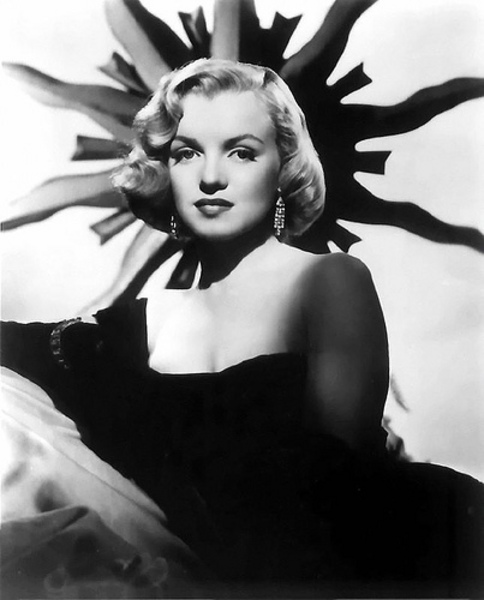 http://www.weblo.com/asset_images/large/Marilyn_Monroe_12_Marilyn_48d5ecf44567d.jpg