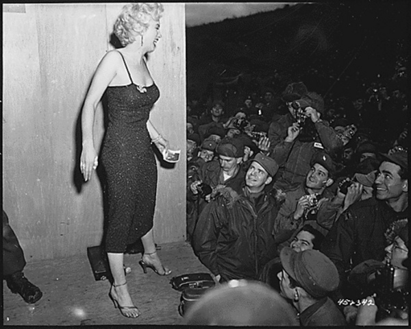 http://www.weblo.com/asset_images/large/Public_Domain_Marilyn_Mo_48d5ec559f074.jpg