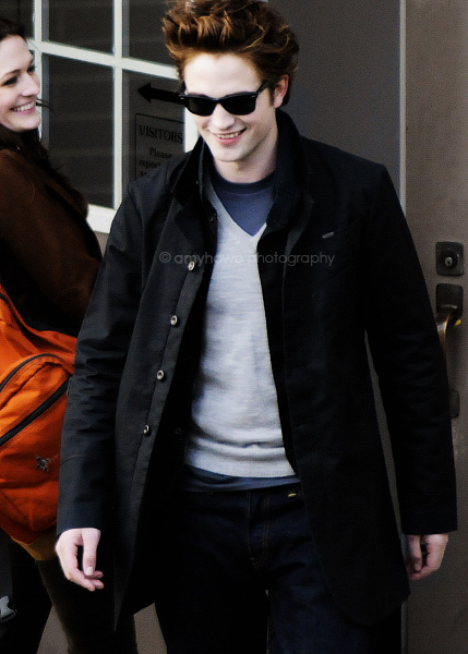 http://www.weblo.com/asset_images/large/Robert_Pattinson_Robert_P_48a7a2b18ee5d.jpg