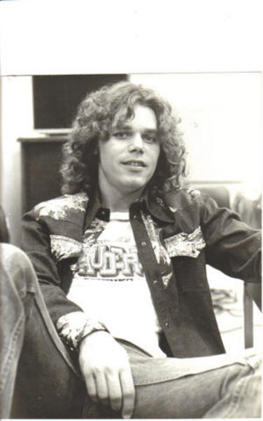 http://www.weblo.com/asset_images/large/gary_richrath_4bc91078edced.jpg