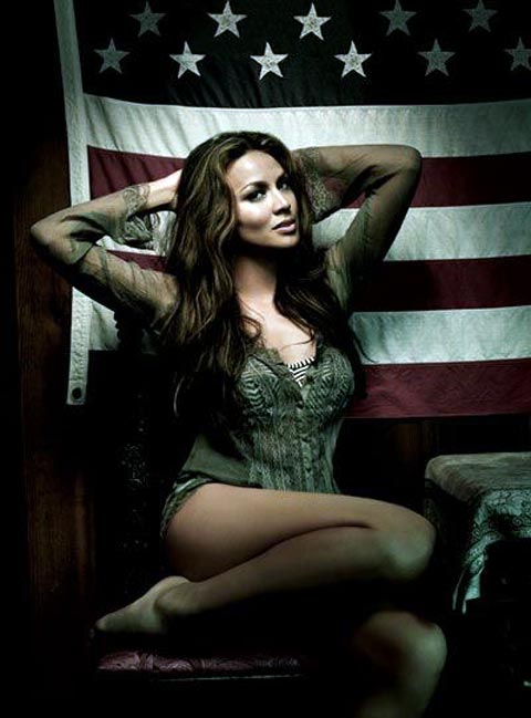 Smoking hot all american girl Moon Bloodgood Smoking hot all american girl Moon Bloodgood