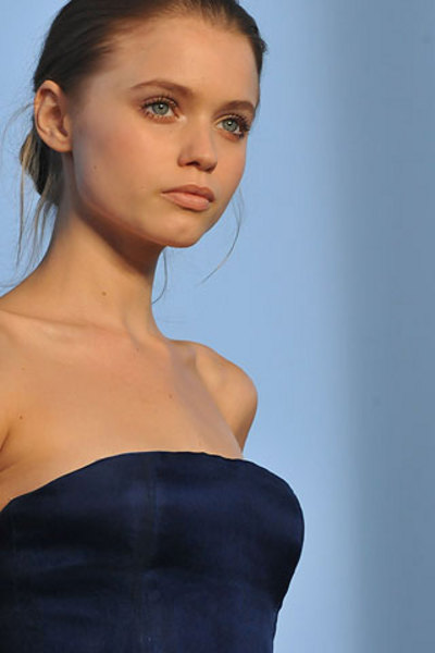 Abbey_Lee_Kershaw_Valent_48a320d0cbc22.j